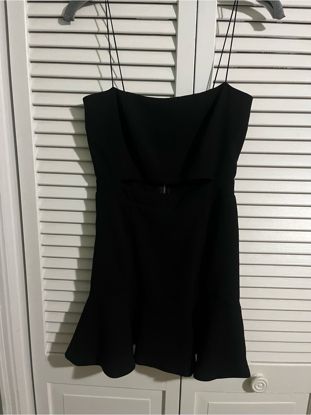Woman’s White Fox Black Spaghetti-Strap Flounce Hem Dress XS